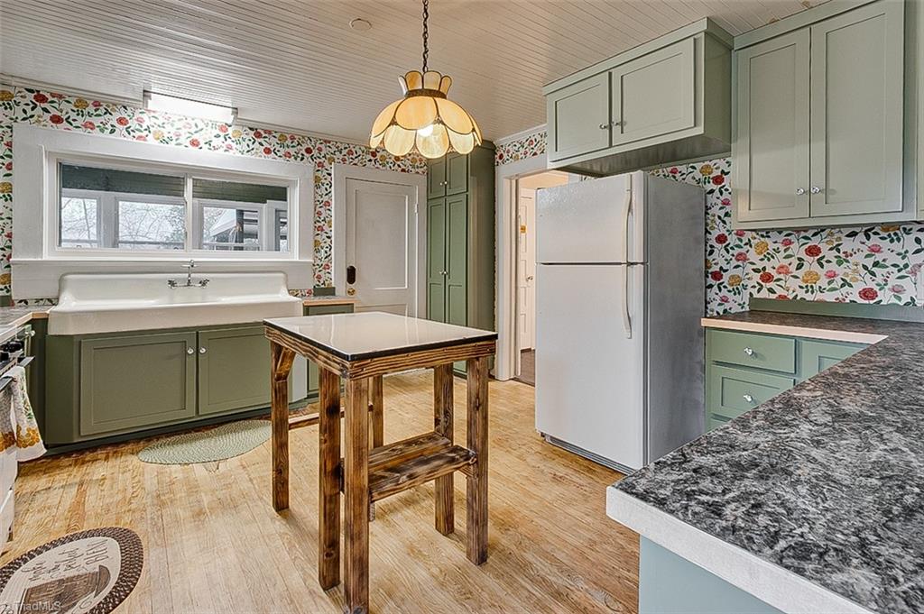 131 North Middleton Street Robbins, NC 27325 - Photo 18 of 41