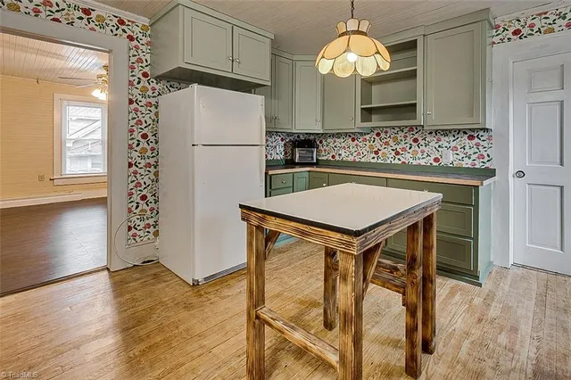 $250,000 | 131 North Middleton Street, Robbins, NC 27325