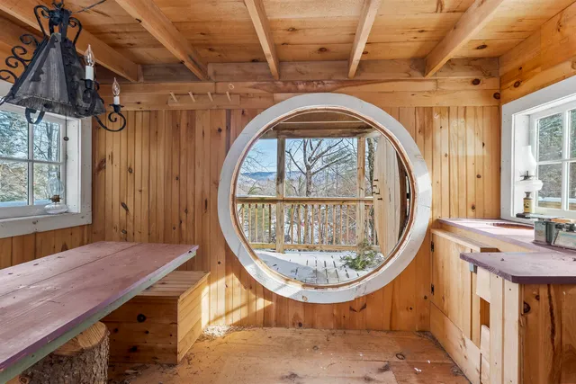 $379,000 | 101 Catherine Road, Jamaica, VT 05343