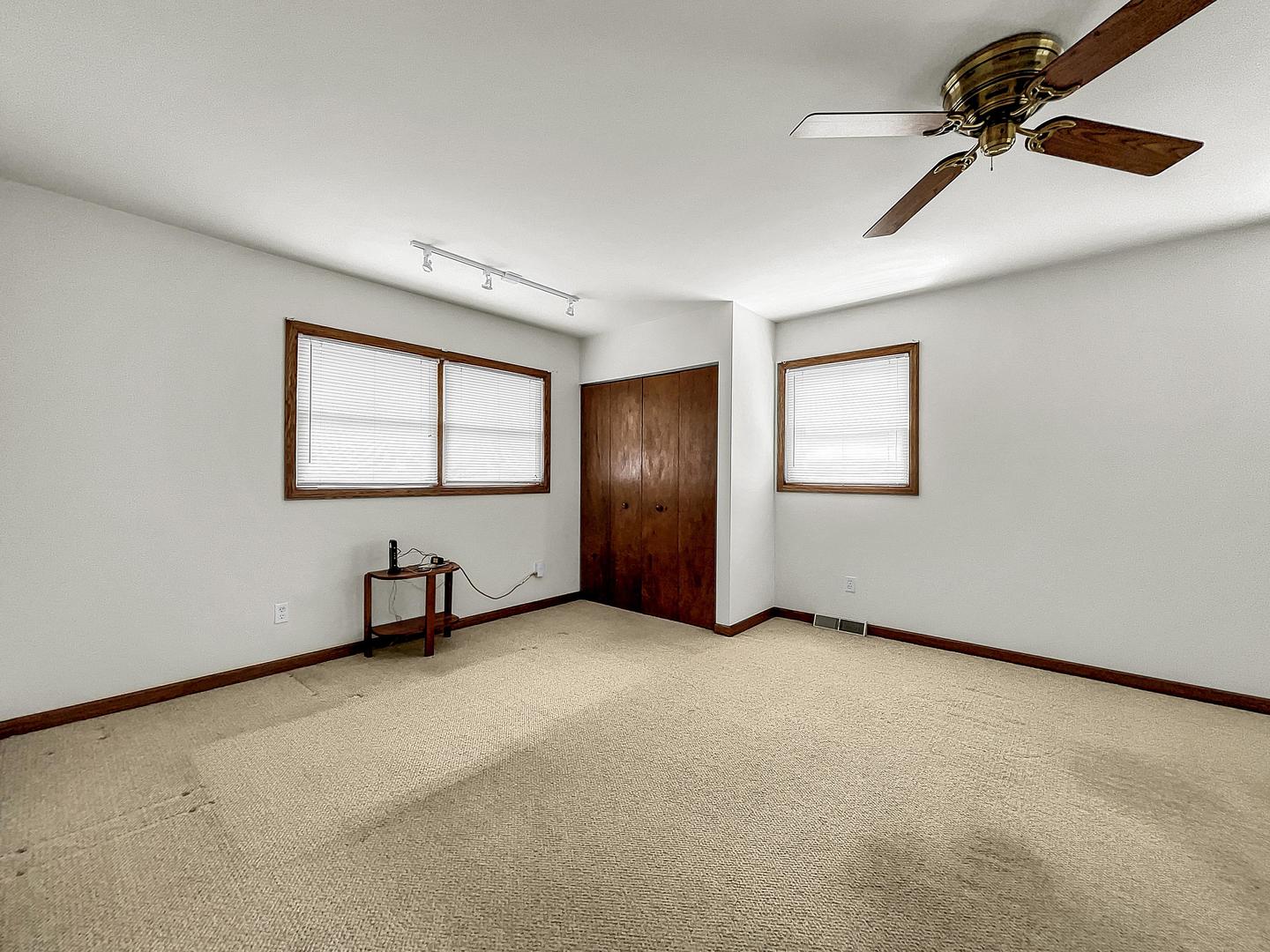 841 Rinear Road Antioch, IL 60002 - Photo 14 of 20 an empty room with windows