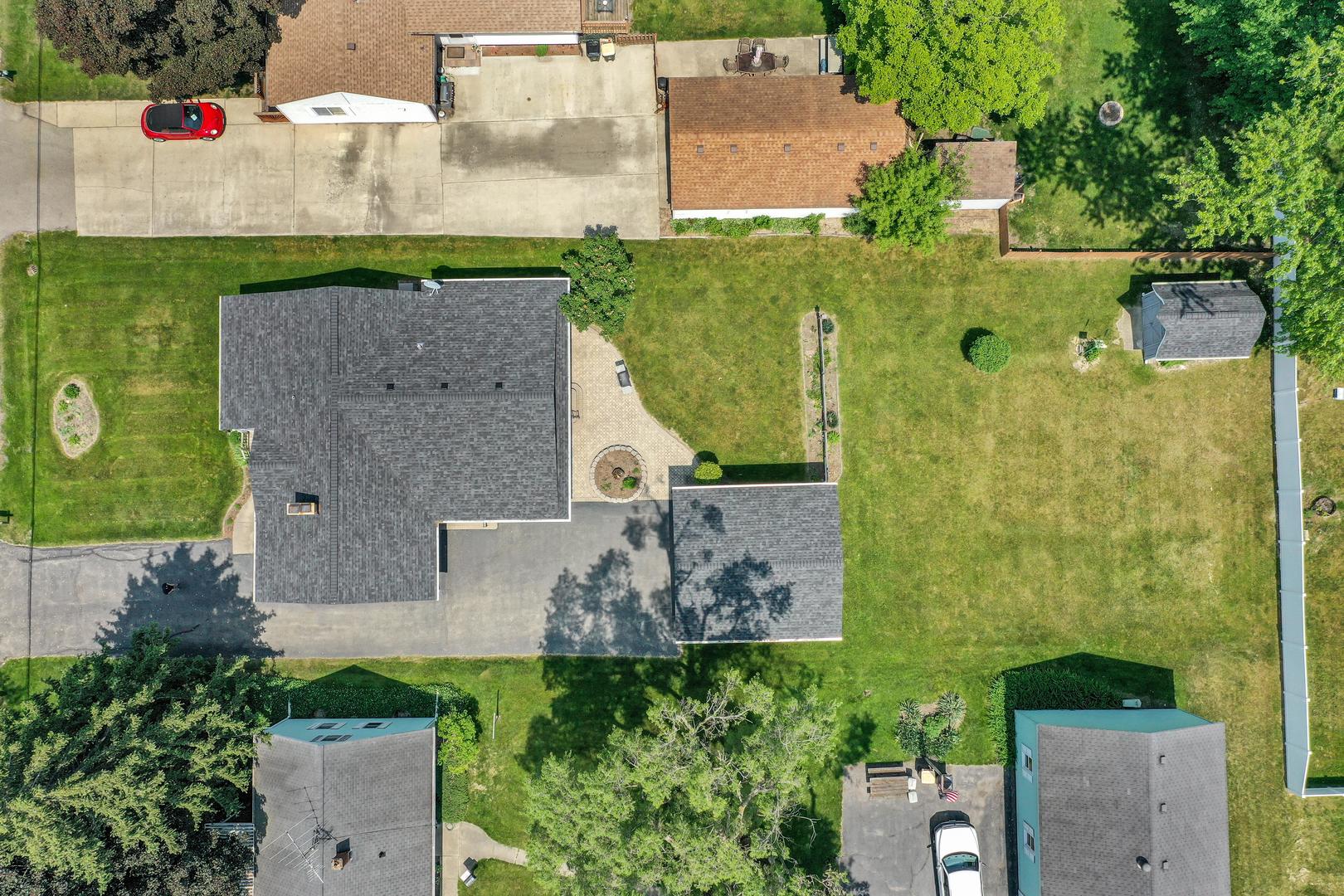 841 Rinear Road Antioch, IL 60002 - Photo 20 of 20 an aerial view of a house with a yard