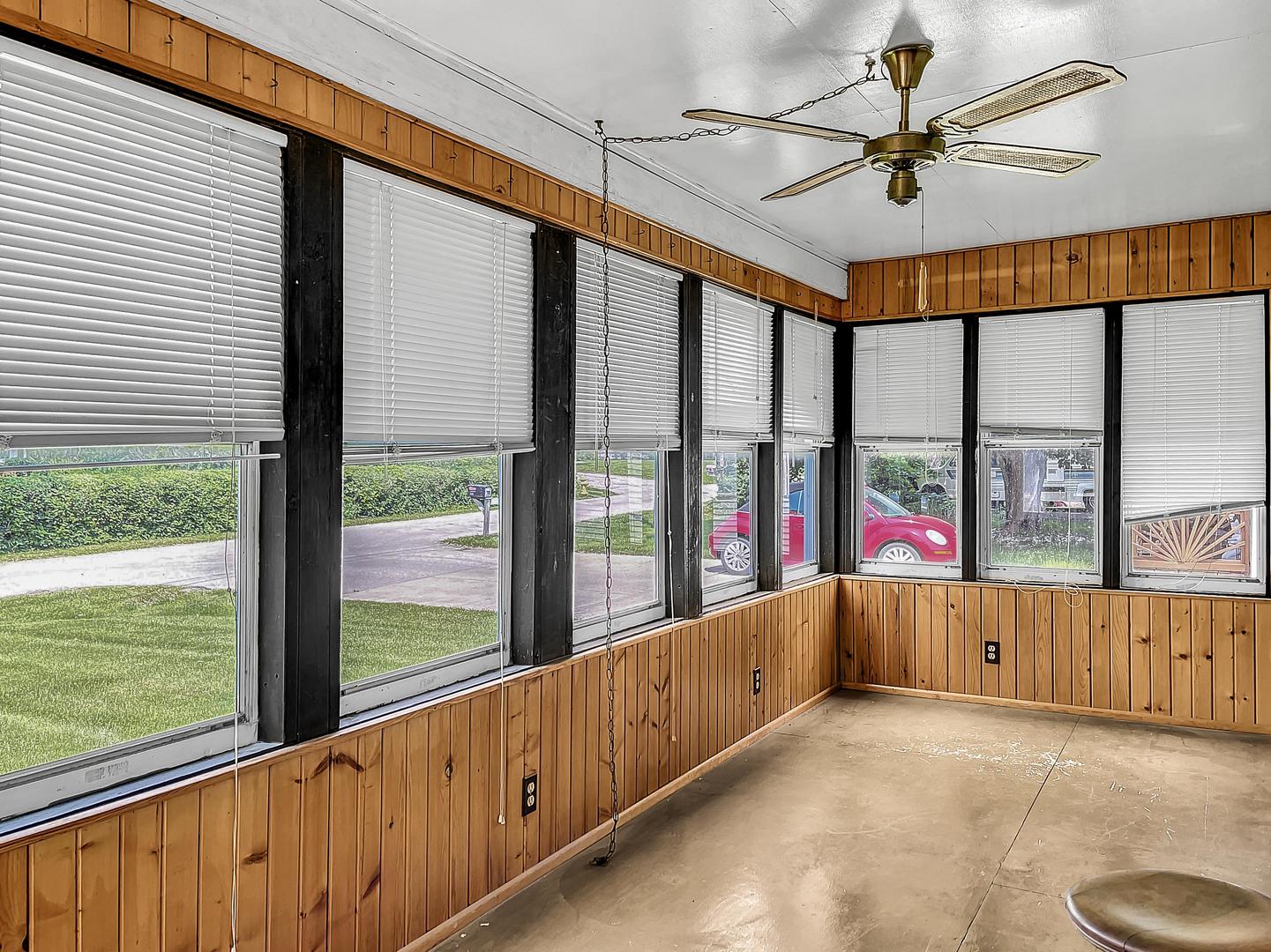 841 Rinear Road Antioch, IL 60002 - Photo 6 of 20 a view of an empty room