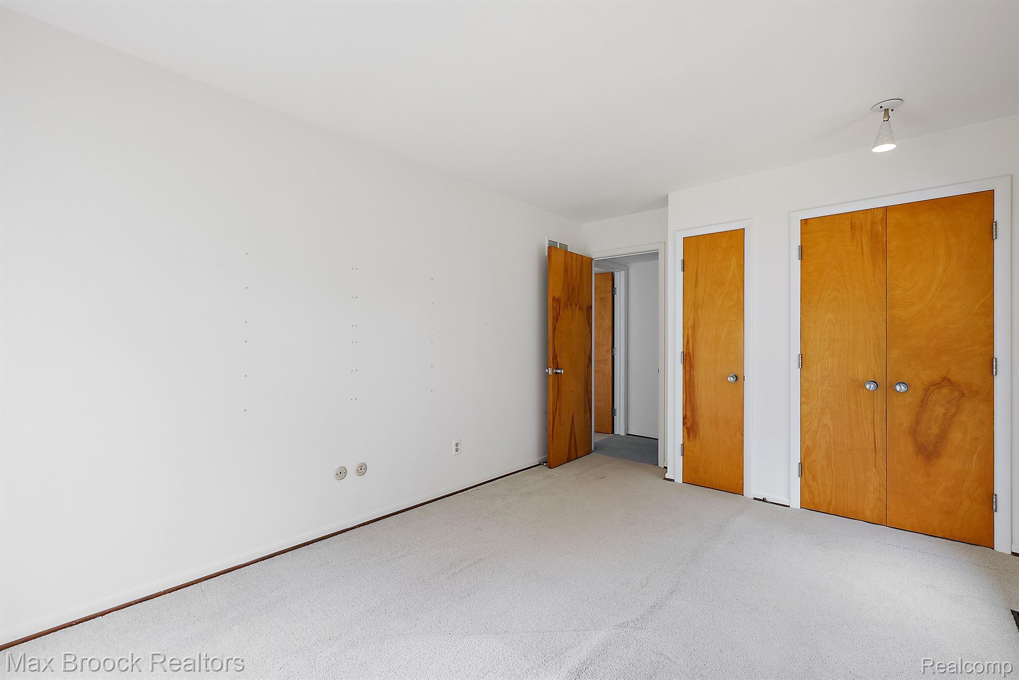 4550 Dow Ridge Road West Bloomfield, MI 48324 - Photo 32 of 46 Gallery Image 32