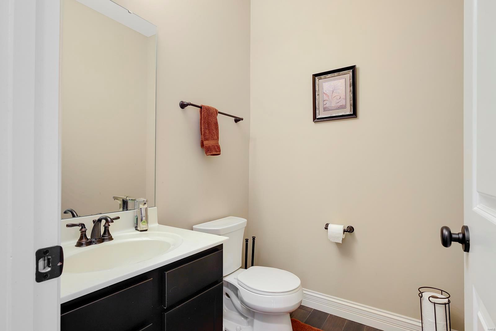 220 Barker Lane Ballwin, MO 63021 - Photo 12 of 37