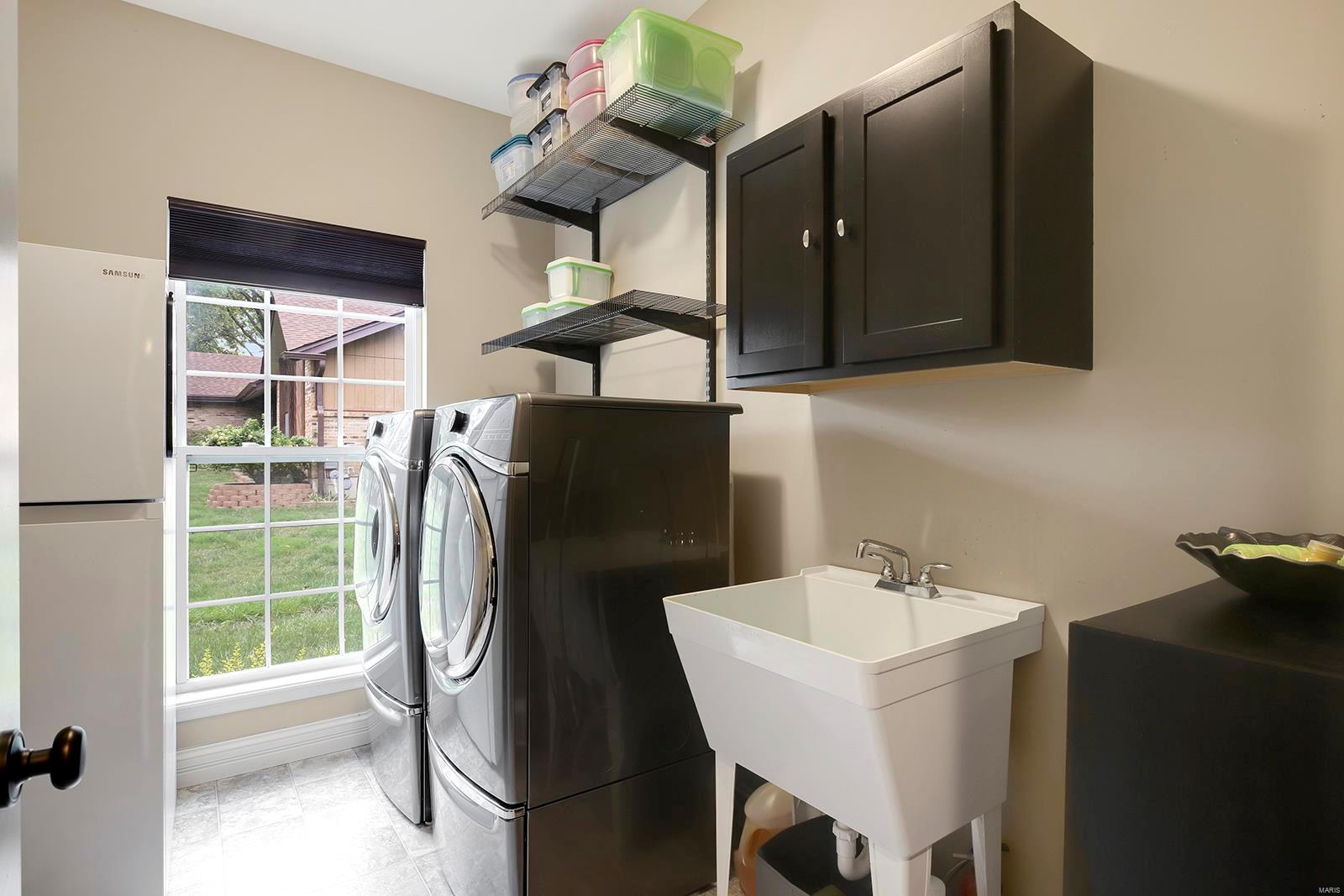 220 Barker Lane Ballwin, MO 63021 - Photo 13 of 37