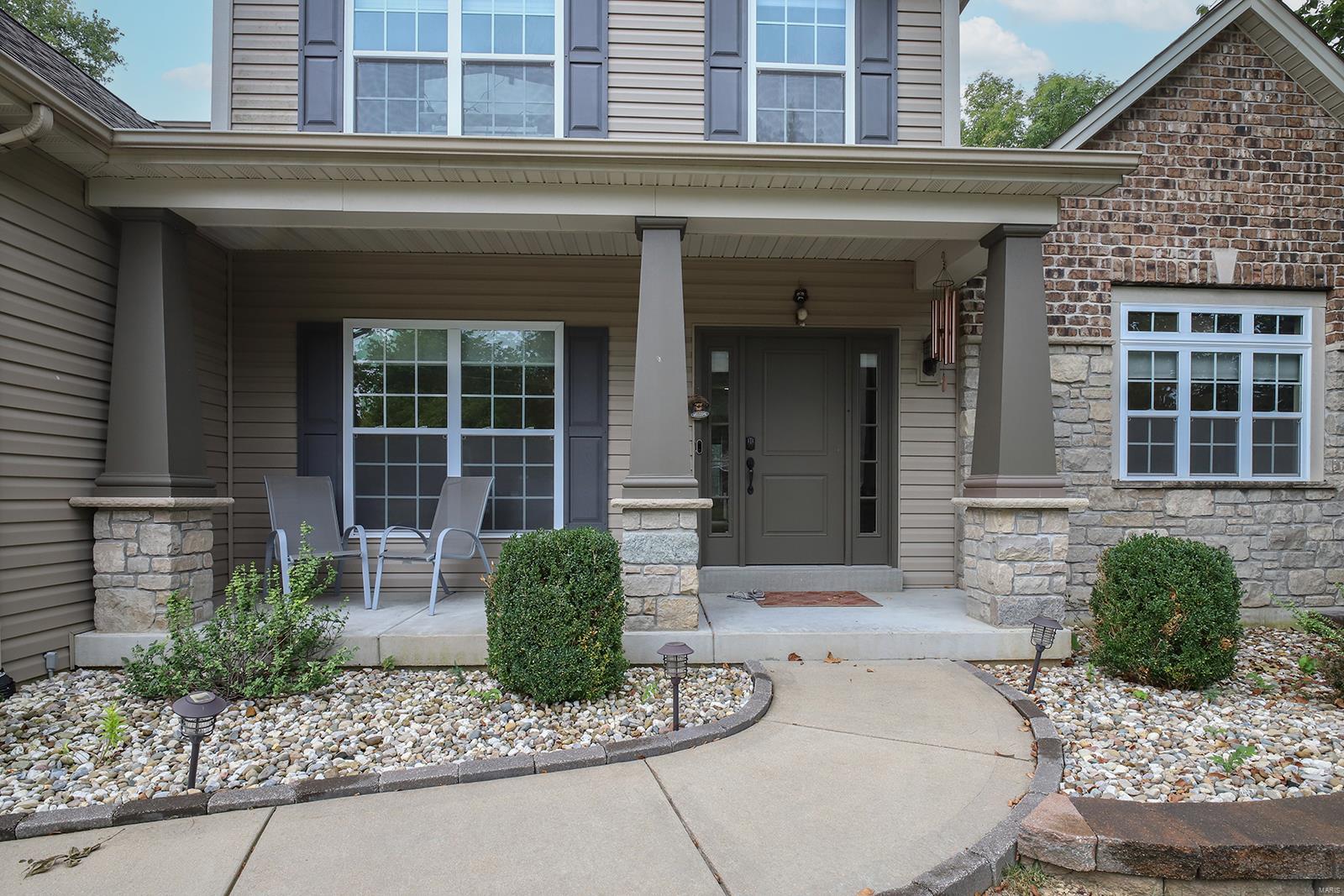 220 Barker Lane Ballwin, MO 63021 - Photo 2 of 37