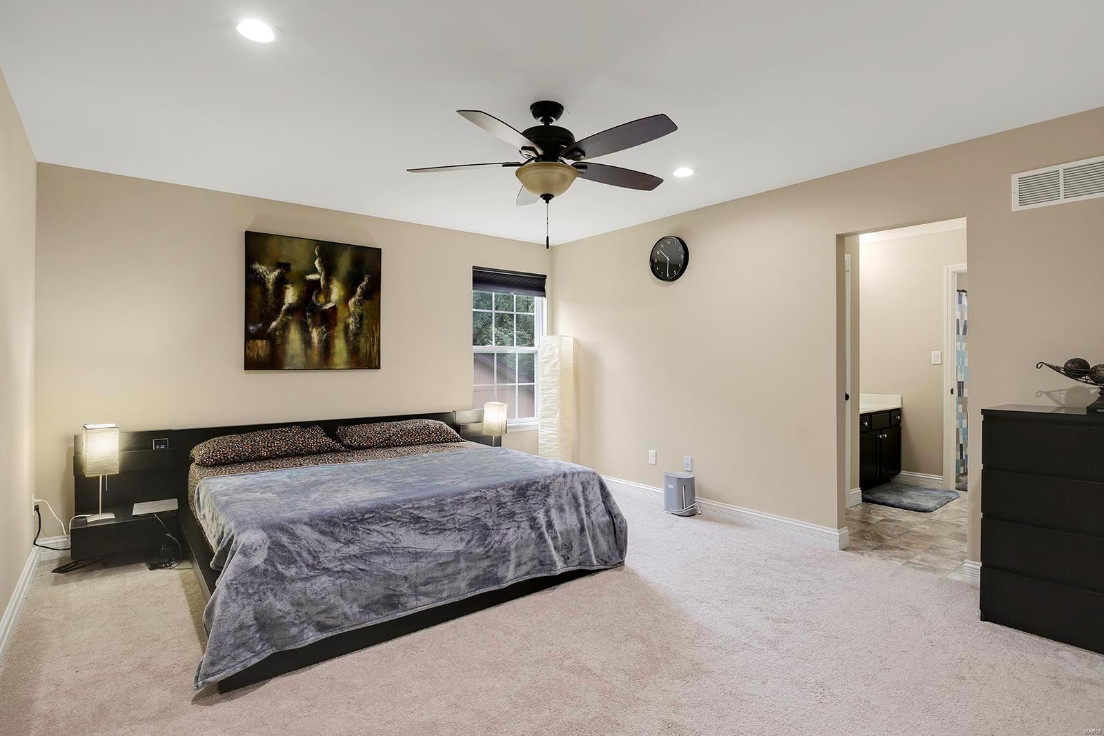 220 Barker Lane Ballwin, MO 63021 - Photo 23 of 37