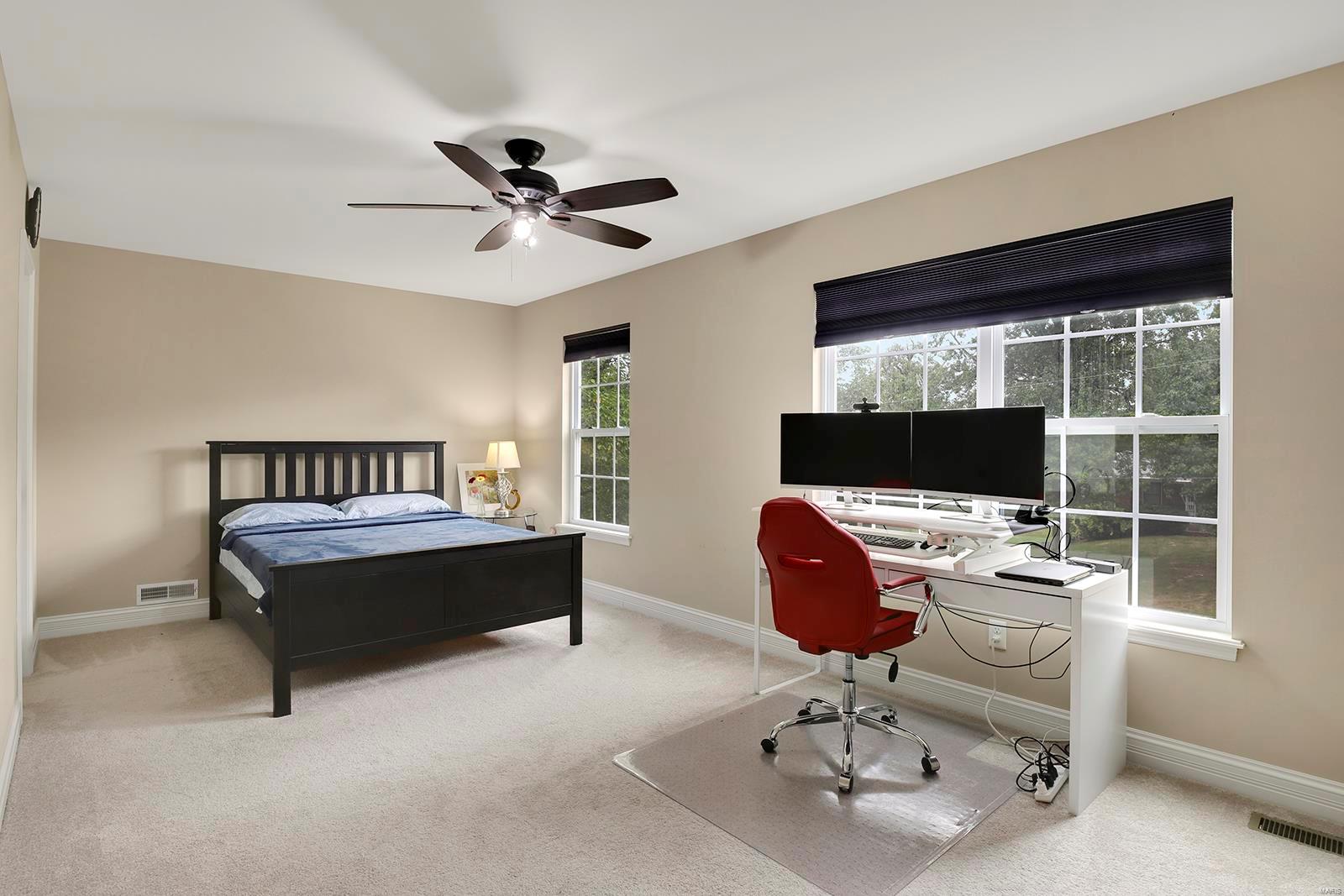 220 Barker Lane Ballwin, MO 63021 - Photo 27 of 37