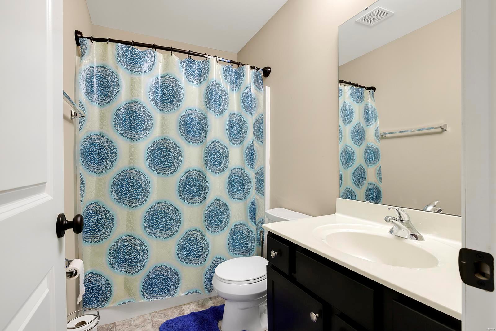 220 Barker Lane Ballwin, MO 63021 - Photo 28 of 37