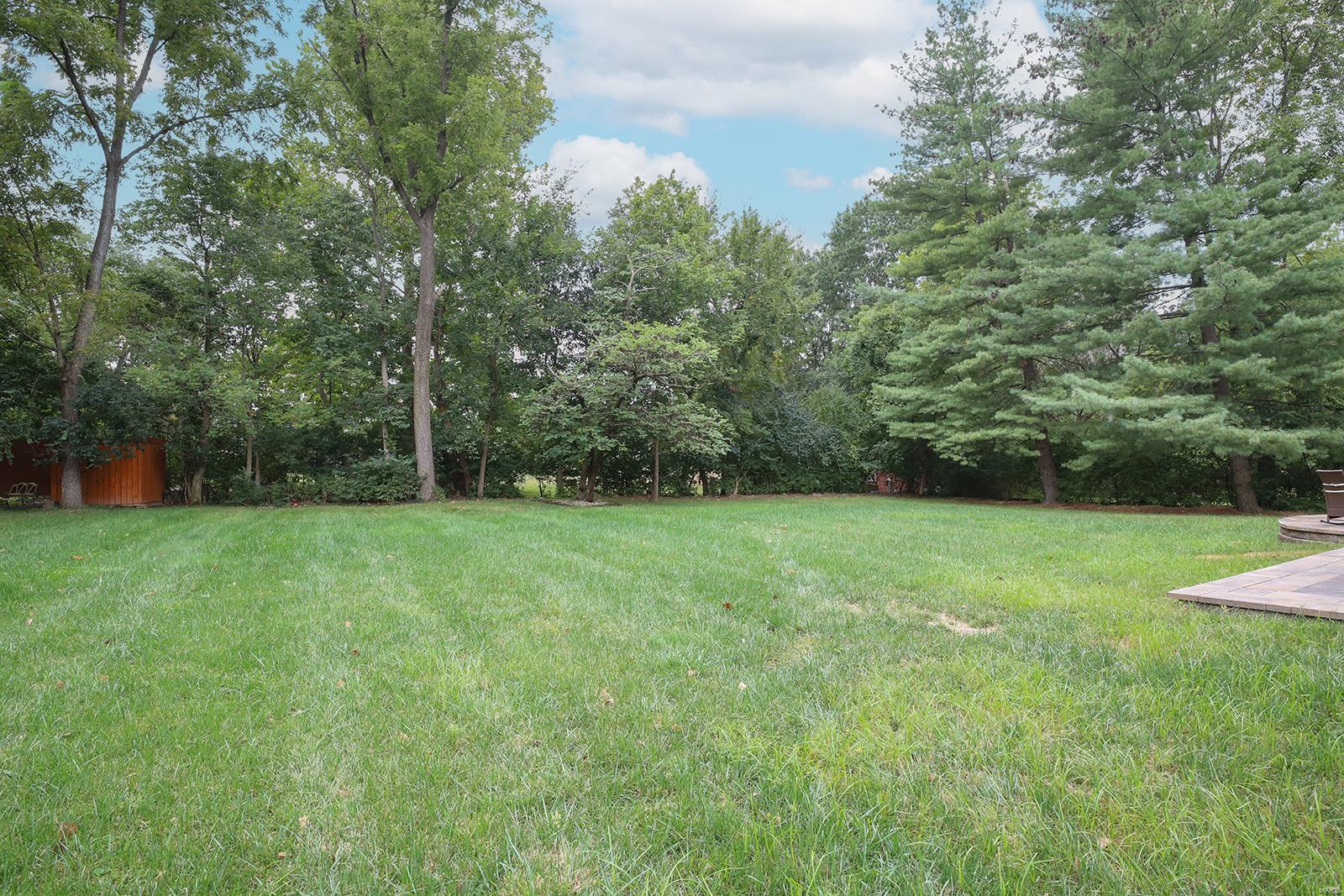 220 Barker Lane Ballwin, MO 63021 - Photo 33 of 37