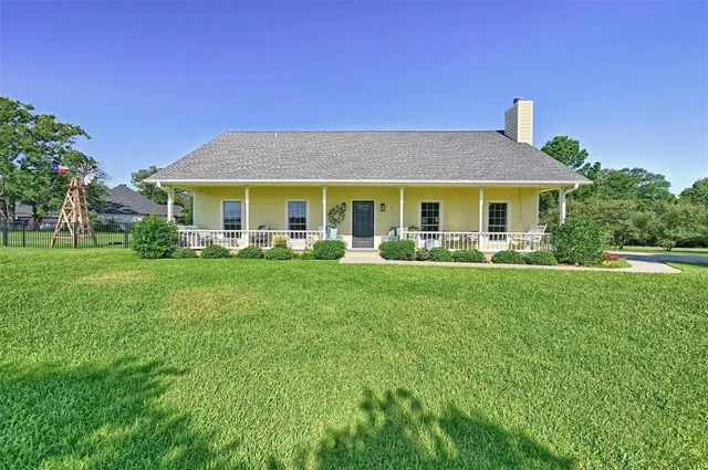 $3,500 | 122 Comanche Drive, Gainesville, TX 76240