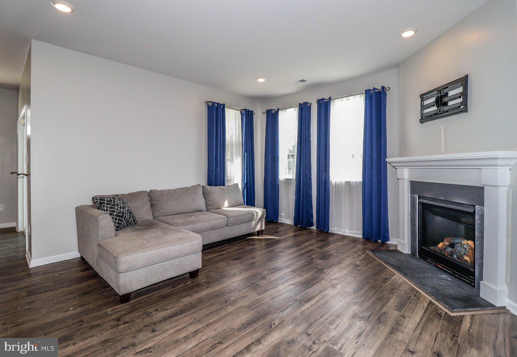 5 Preston Lane Delanco, NJ 08075 - Photo 7 of 45 Living Room