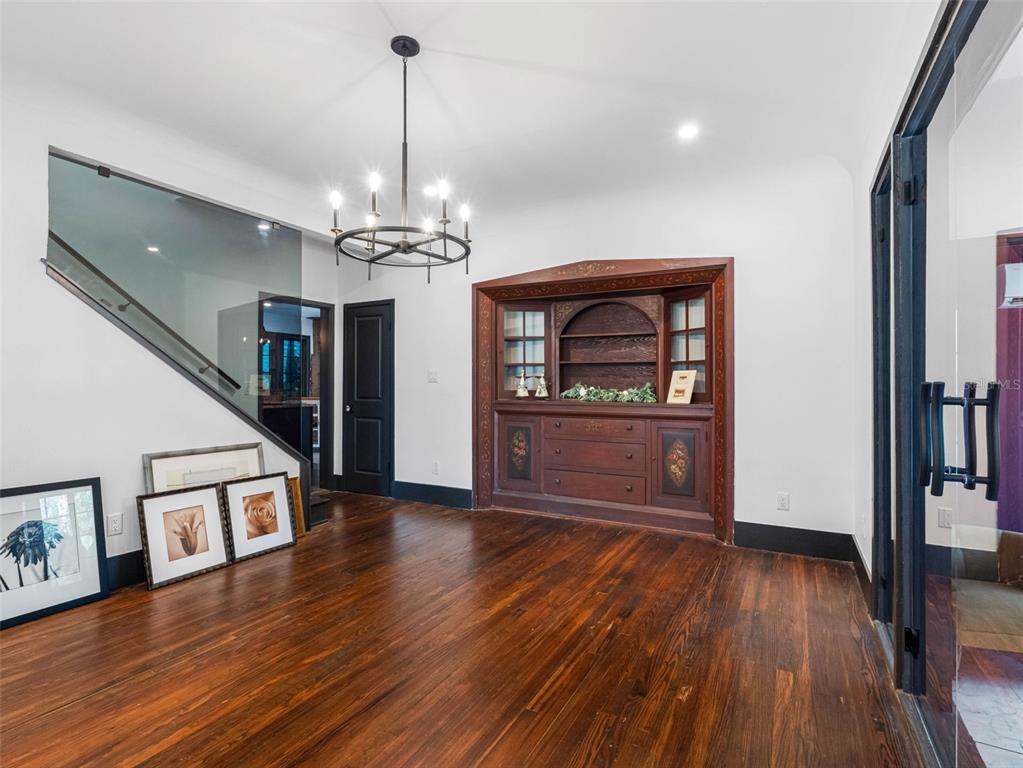 1570 48th Avenue North St. Petersburg, FL 33703 - Photo 13 of 75