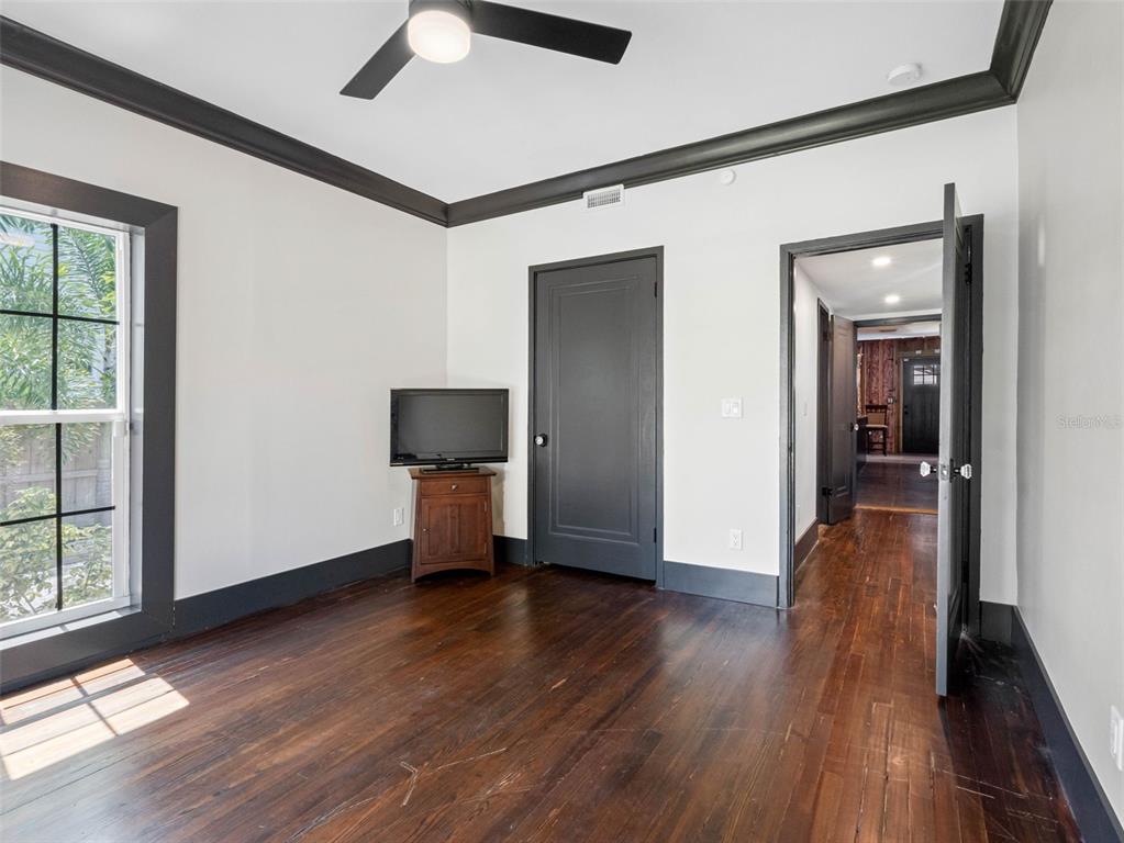 1570 48th Avenue North St. Petersburg, FL 33703 - Photo 22 of 75