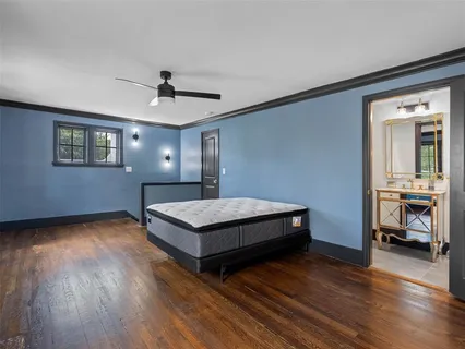 a picture of a yard with table and chairs