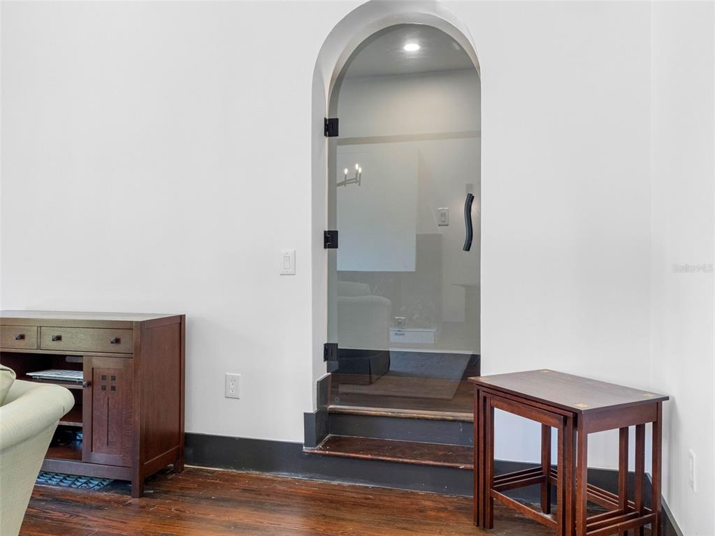 1570 48th Avenue North St. Petersburg, FL 33703 - Photo 10 of 75