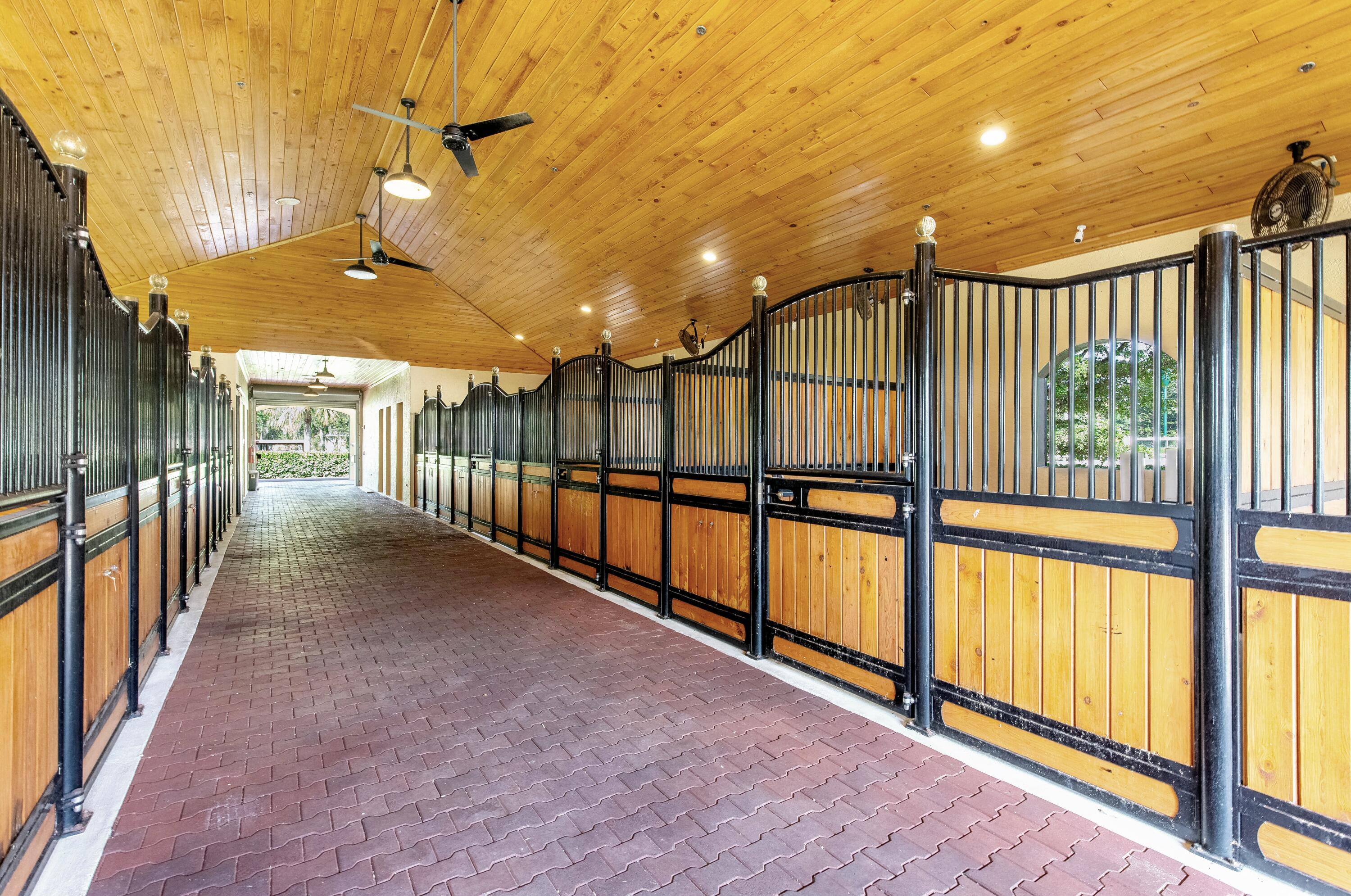 14943 Paddock Drive, Unit STALLS AND ) Wellington, FL 33414 - Photo 3 of 41 a view of entryway