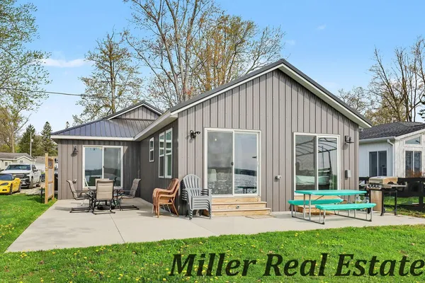 $699,900 | 2751 Russell Drive, Wayland, MI 49348