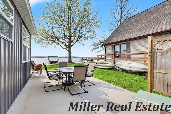 $699,900 | 2751 Russell Drive, Wayland, MI 49348