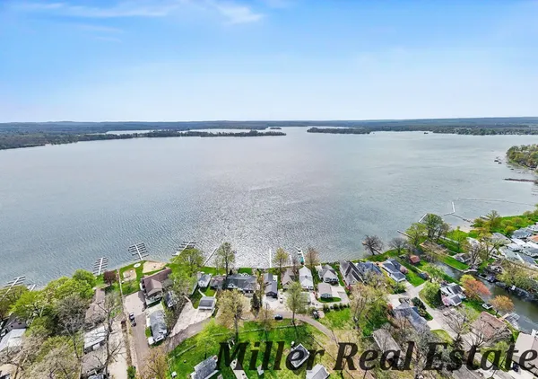 $699,900 | 2751 Russell Drive, Wayland, MI 49348