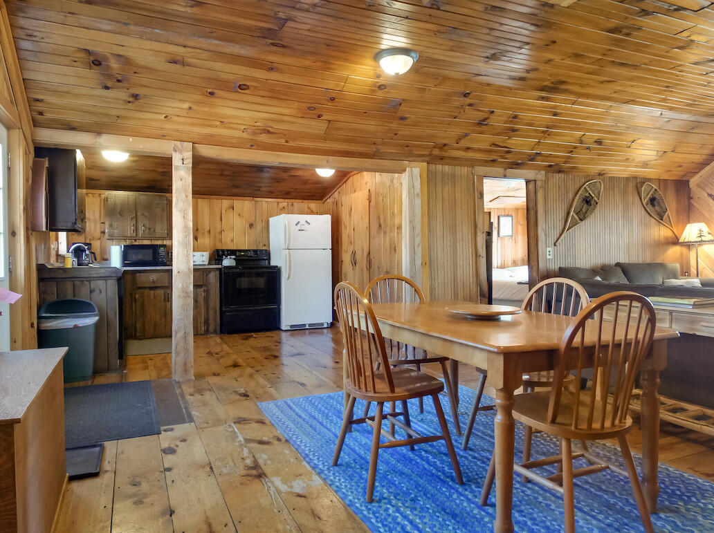 5 Lyons Lane, Unit SS Rangeley, ME 04970 - Photo 15 of 50 Dining and Kitchen