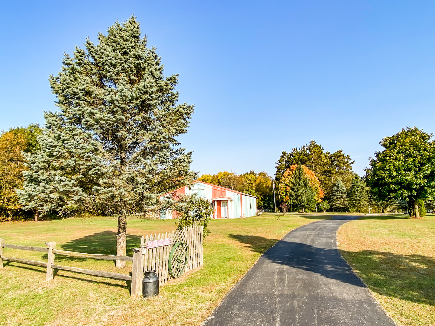 1460 Sleepy Hollow Road Amboy, IL 61310 - Photo 3 of 32