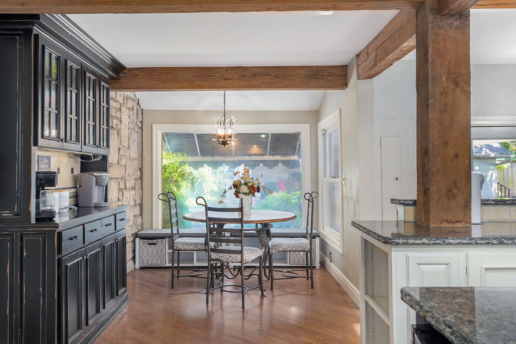 956 East University Street Springfield, MO 65807 - Photo 22 of 76 Breakfast Nook