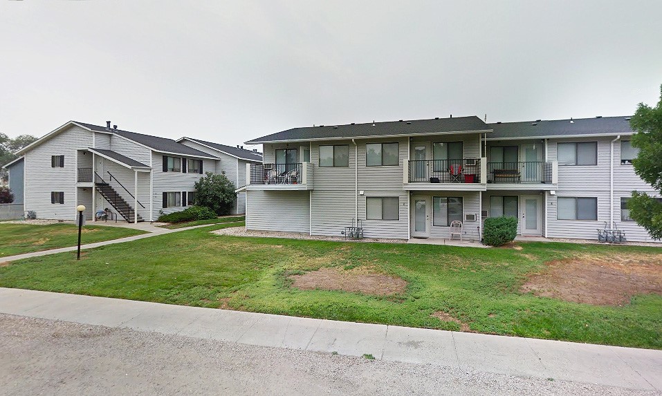 1775 Auction Road Fallon, NV 89406 - Photo 2 of 6 a front view of a house with a yard