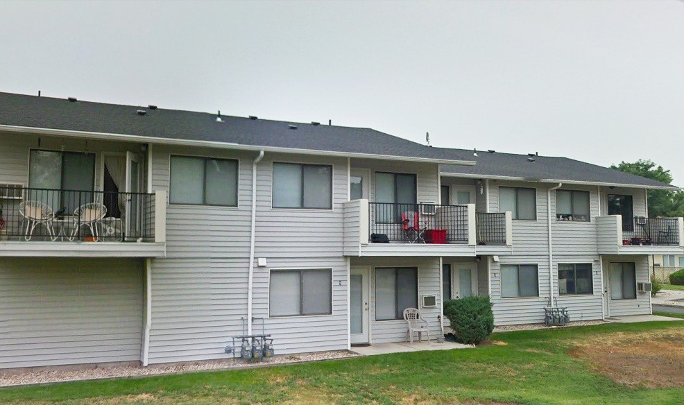1775 Auction Road Fallon, NV 89406 - Photo 4 of 6 a front view of a house with a garden and plants