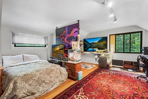 $1,075,000 | 22 Arrowhead Road, Morristown, NJ 07960