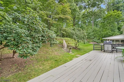 $1,075,000 | 22 Arrowhead Road, Morristown, NJ 07960