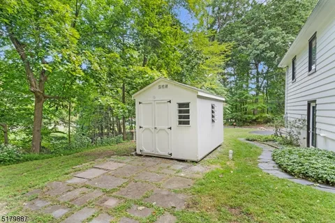 $1,075,000 | 22 Arrowhead Road, Morristown, NJ 07960