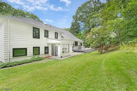 $1,075,000 | 22 Arrowhead Road, Morristown, NJ 07960