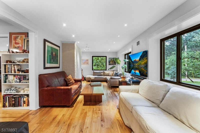 22 Arrowhead Road Morristown, NJ 07960 - Photo 4 of 25