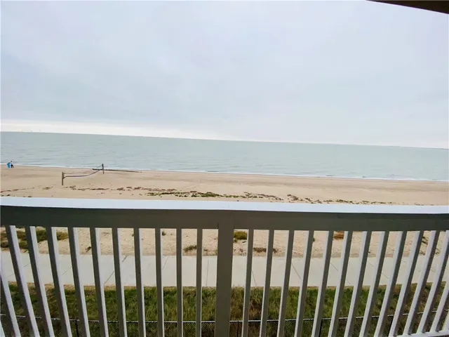 $1,150 | 3938 Surfside Boulevard, Unit 2205, Corpus Christi, TX 78402