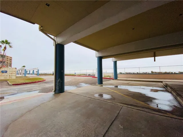 $1,150 | 3938 Surfside Boulevard, Unit 2205, Corpus Christi, TX 78402