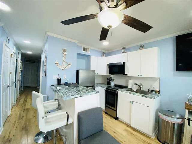$1,150 | 3938 Surfside Boulevard, Unit 2205, Corpus Christi, TX 78402