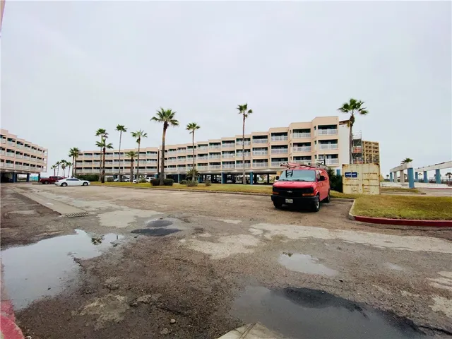 $1,150 | 3938 Surfside Boulevard, Unit 2205, Corpus Christi, TX 78402