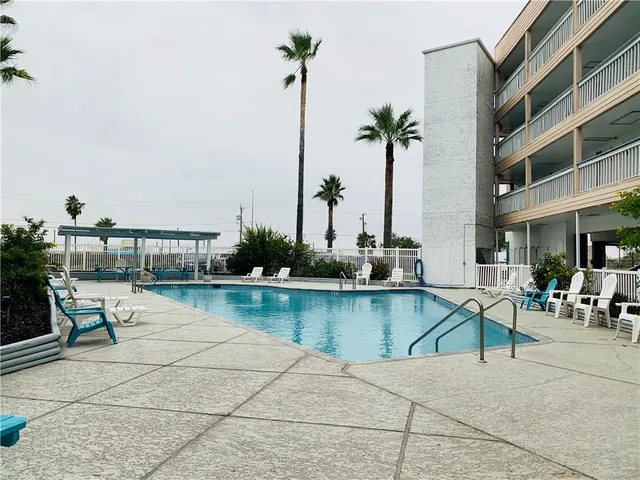 $1,150 | 3938 Surfside Boulevard, Unit 2205, Corpus Christi, TX 78402
