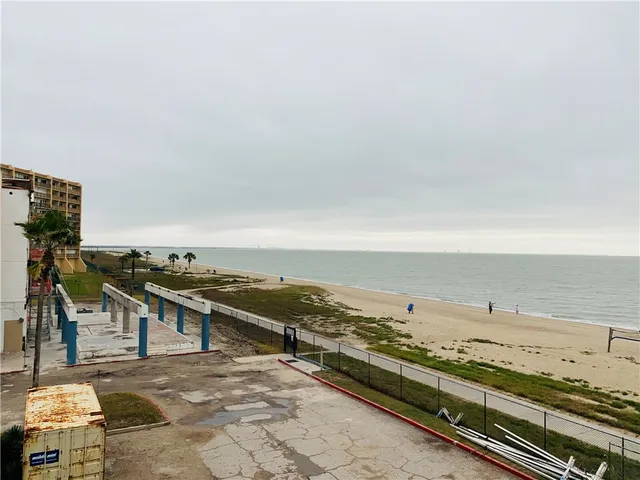 $1,150 | 3938 Surfside Boulevard, Unit 2205, Corpus Christi, TX 78402
