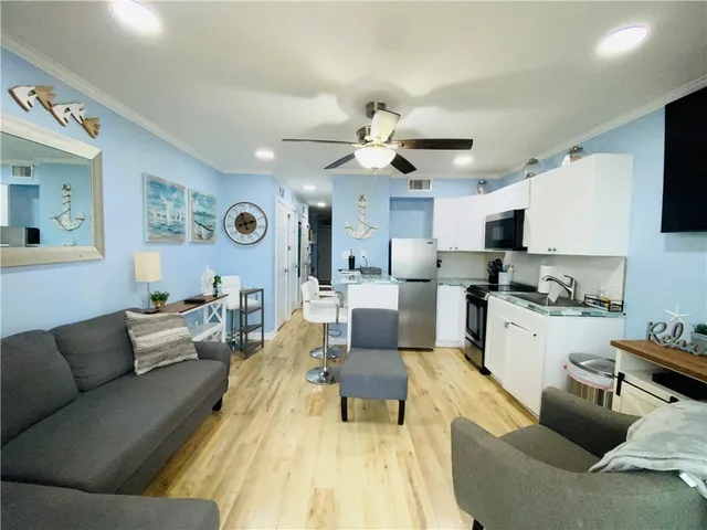$1,150 | 3938 Surfside Boulevard, Unit 2205, Corpus Christi, TX 78402