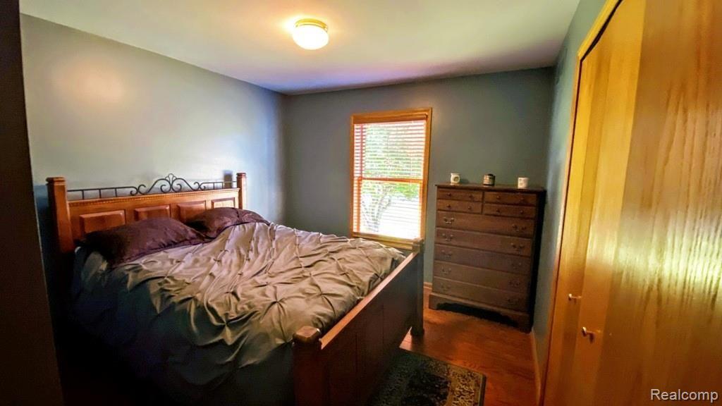 8370 Rustic Trail Linden, MI 48451 - Photo 25 of 46 Spacious bedroom.jpg