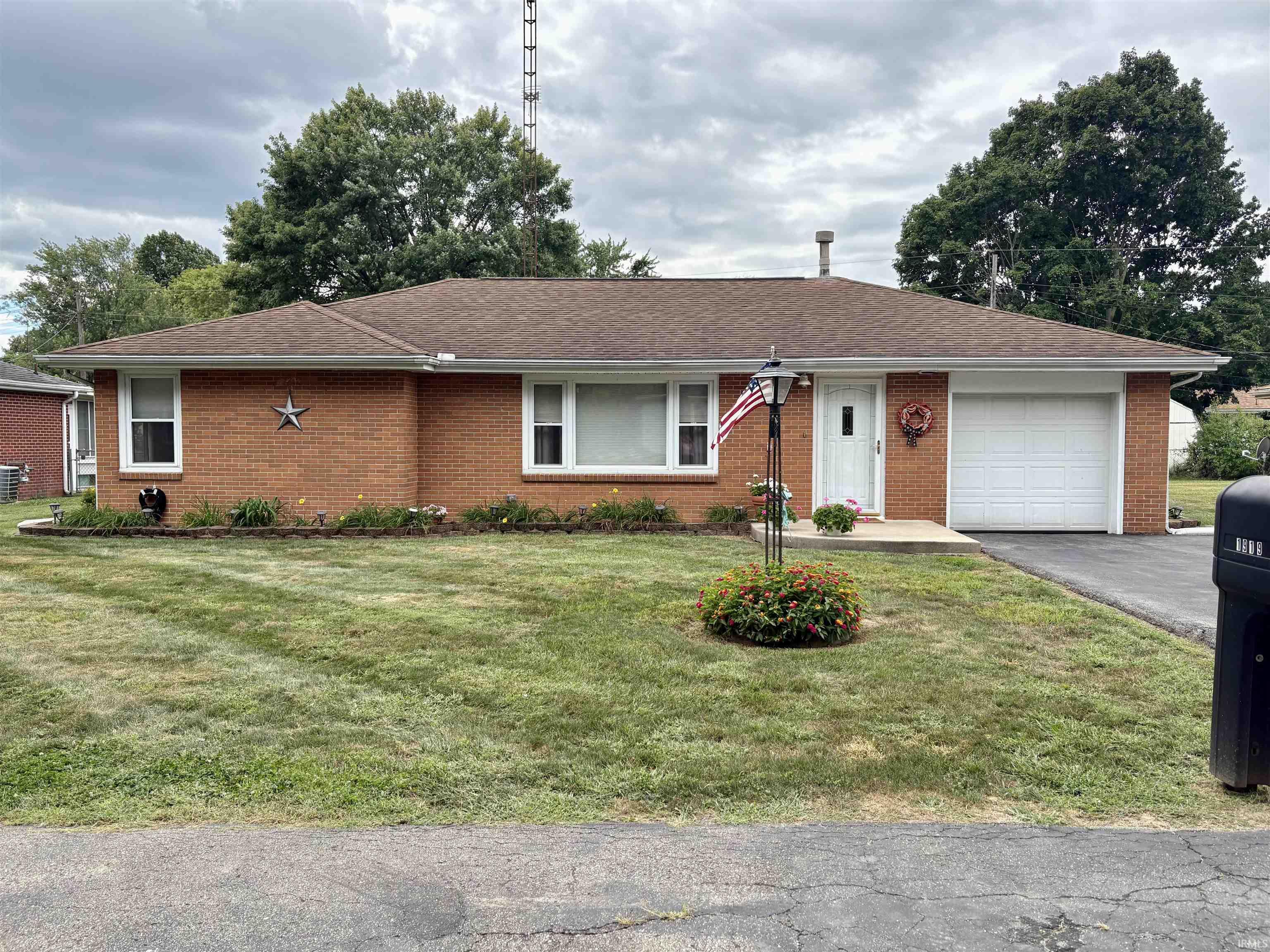 1919 South Arlington Road Muncie, IN 47302 - Photo 1 of 29 Gallery Image 1