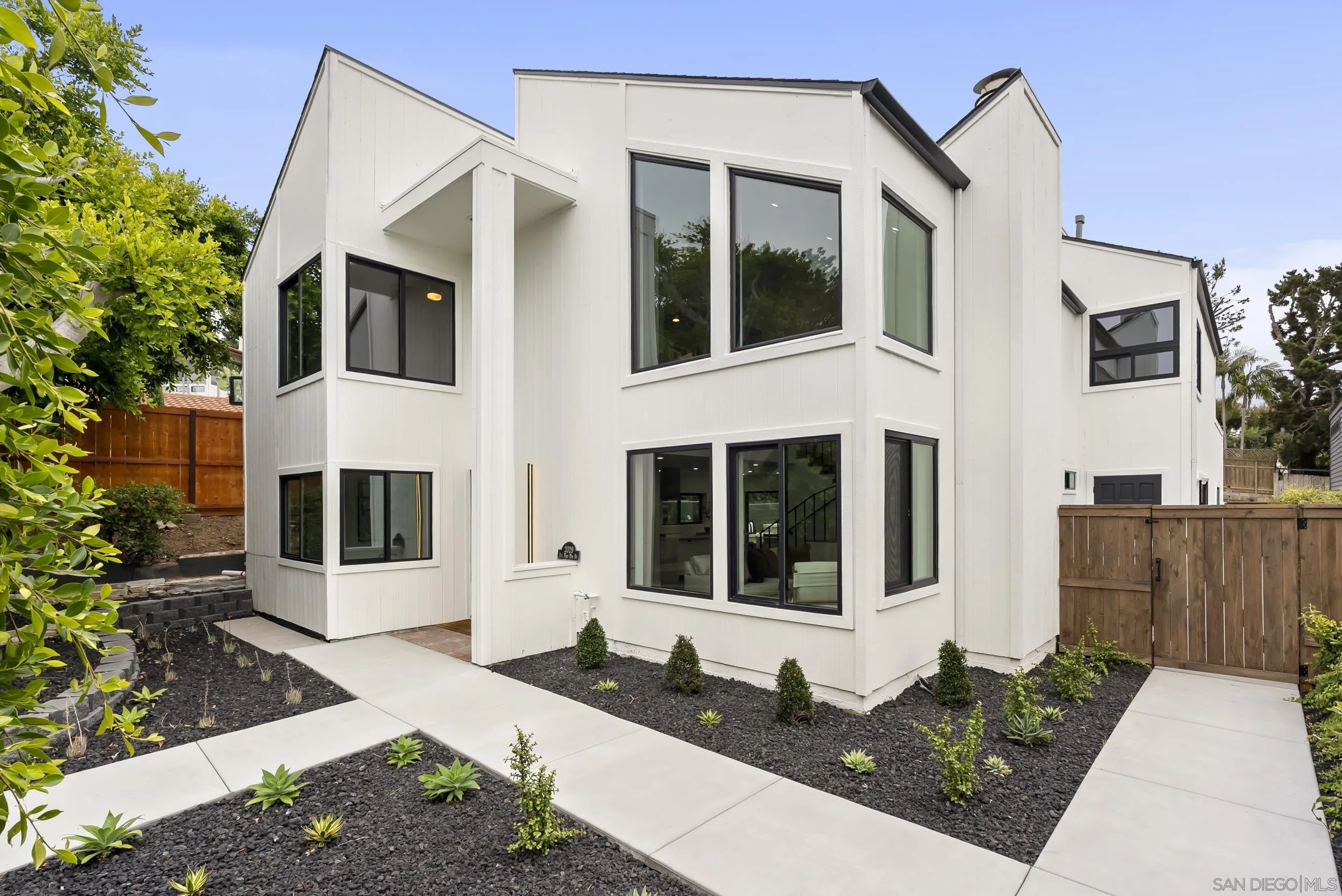 2029 Del Mar Heights Road Del Mar, CA 92014 - Photo 4 of 42