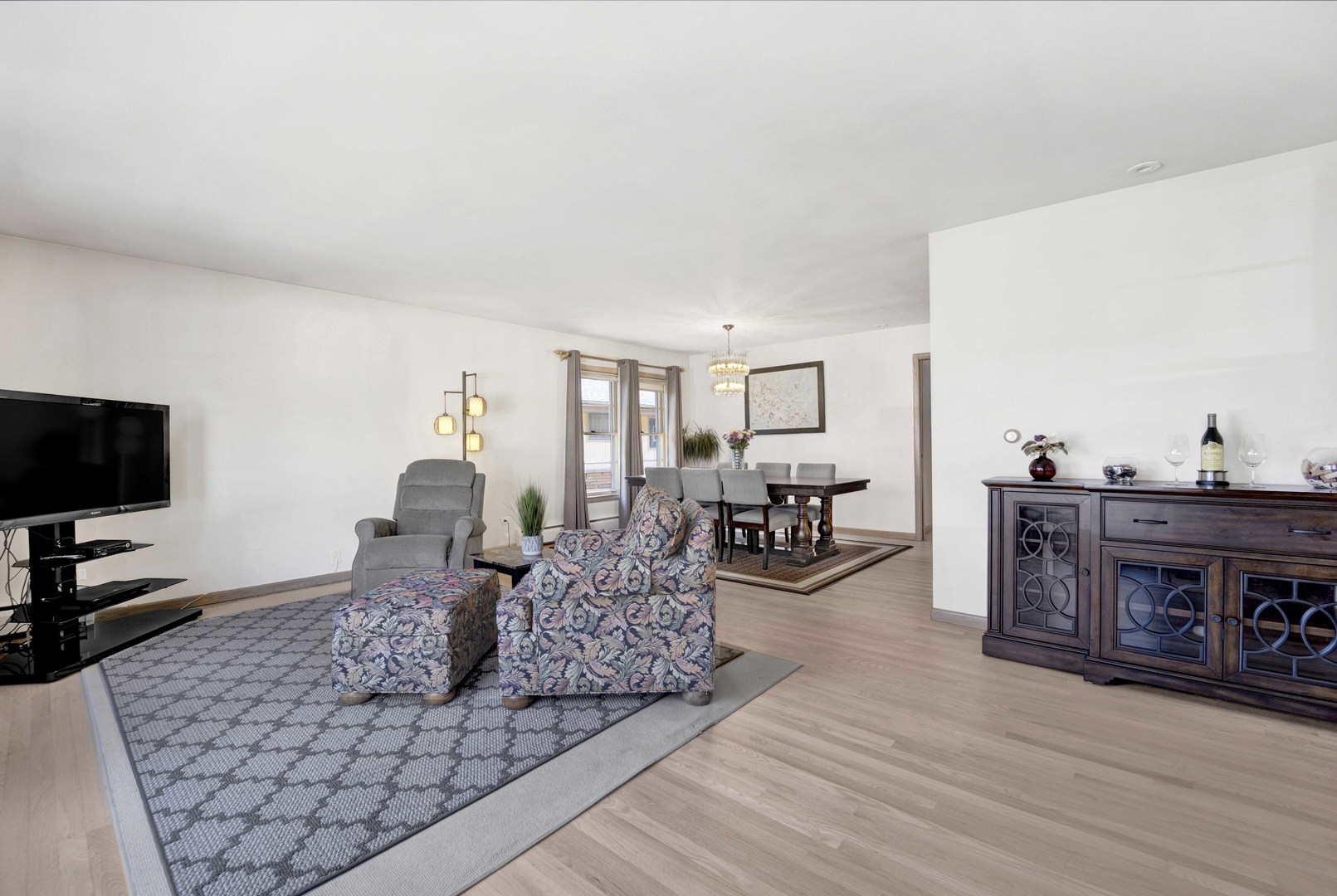 2921 Lahon Street Park Ridge, IL 60068 - Photo 3 of 26 Gallery Image 3