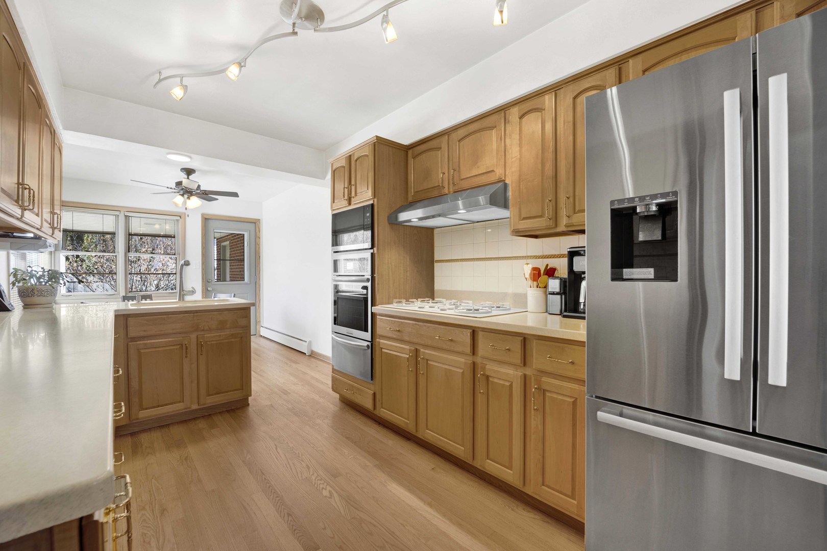 2921 Lahon Street Park Ridge, IL 60068 - Photo 6 of 26 Gallery Image 6