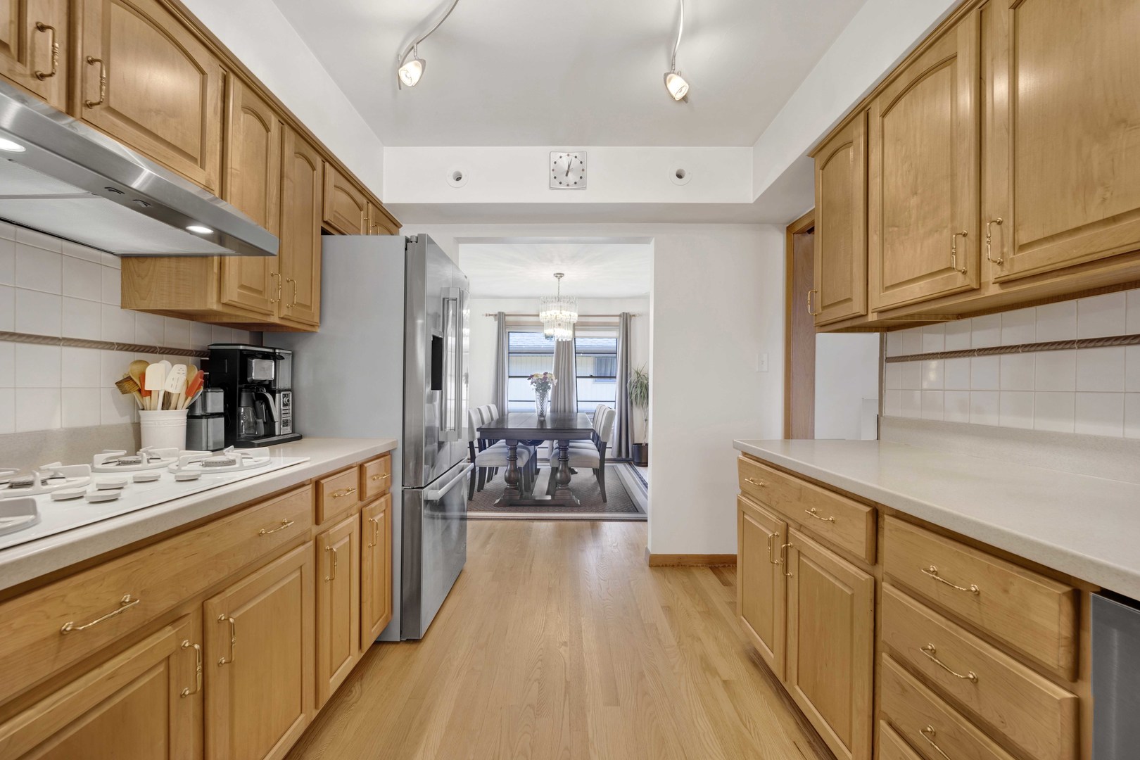 2921 Lahon Street Park Ridge, IL 60068 - Photo 7 of 26 Gallery Image 7