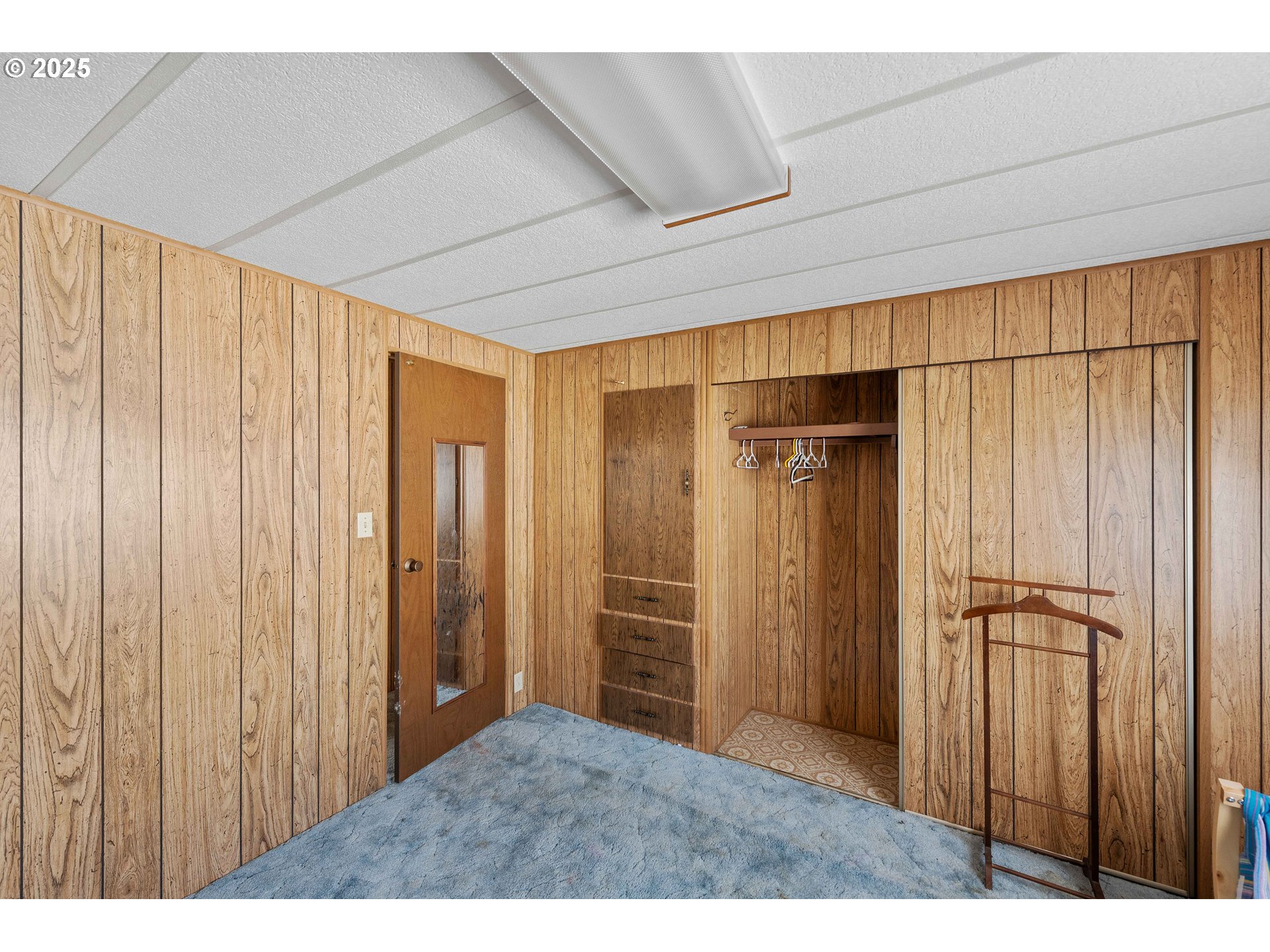 1413 Hawthorne Avenue, Unit 31 Reedsport, OR 97467 - Photo 13 of 16 a view of a room with an entryway