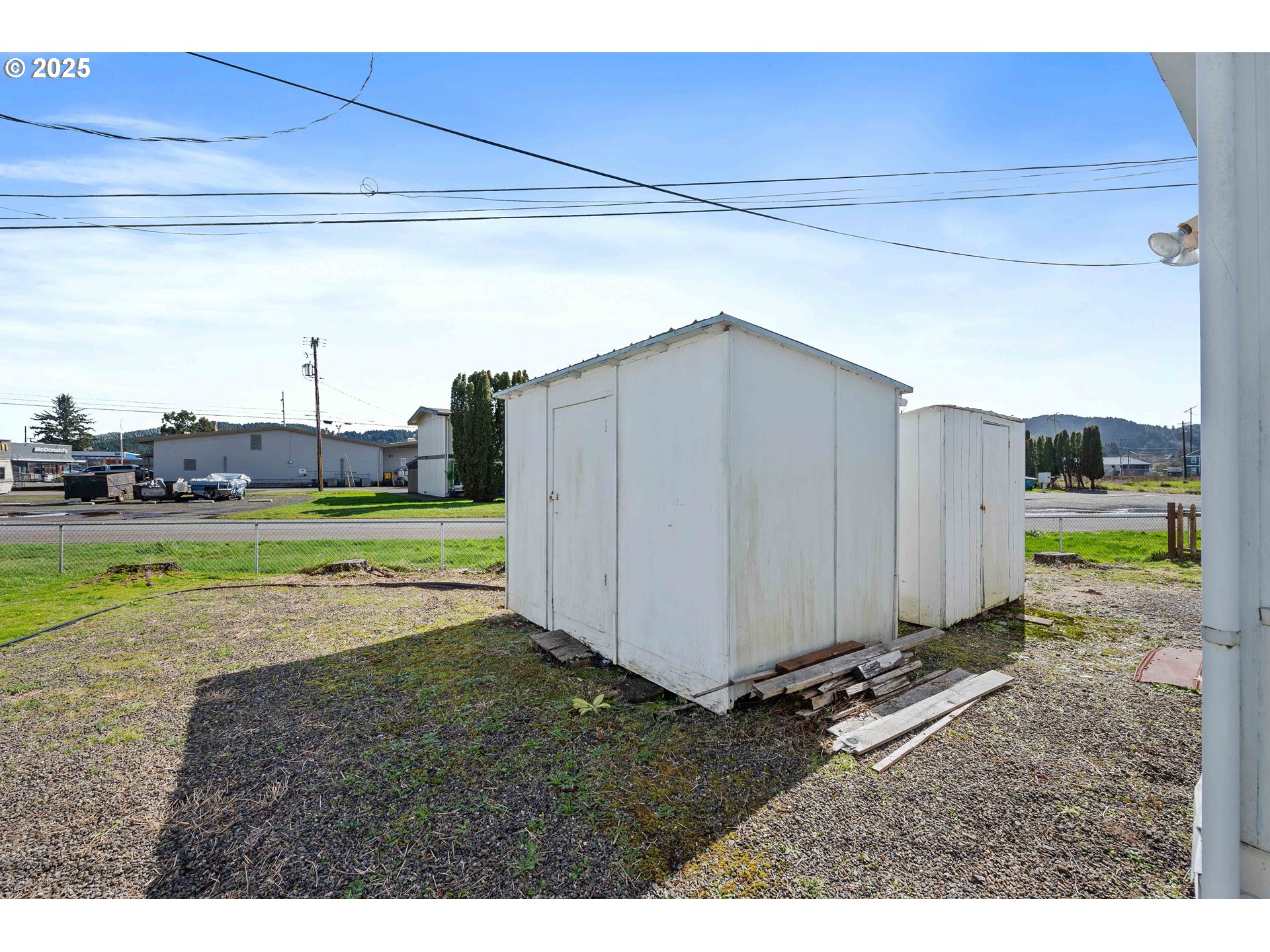 1413 Hawthorne Avenue, Unit 31 Reedsport, OR 97467 - Photo 14 of 16 a view of a backyard