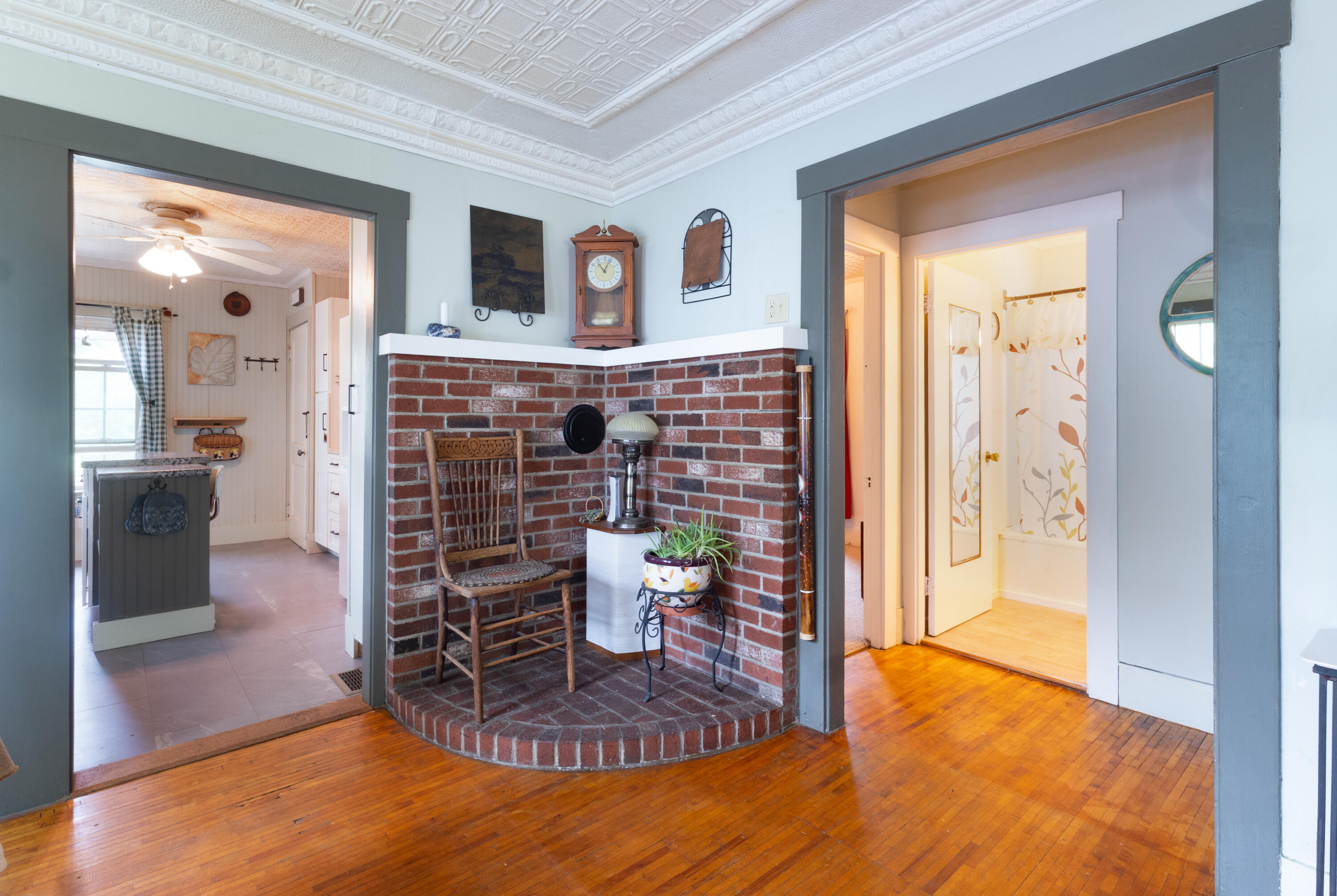 8 Auburn Street Springvale, ME 04083 - Photo 6 of 21